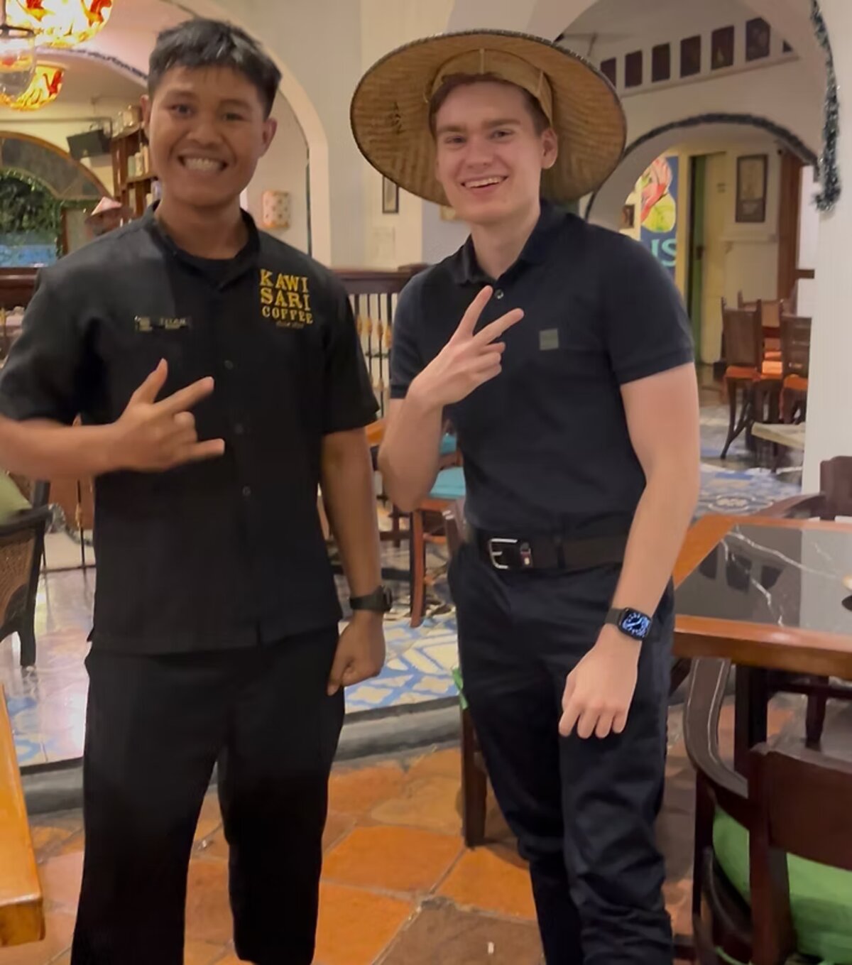 De oprichter met zijn partner in Indonesië